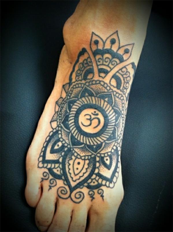 tatuoinnit ideat tatuointi jalka polynesialainen taide