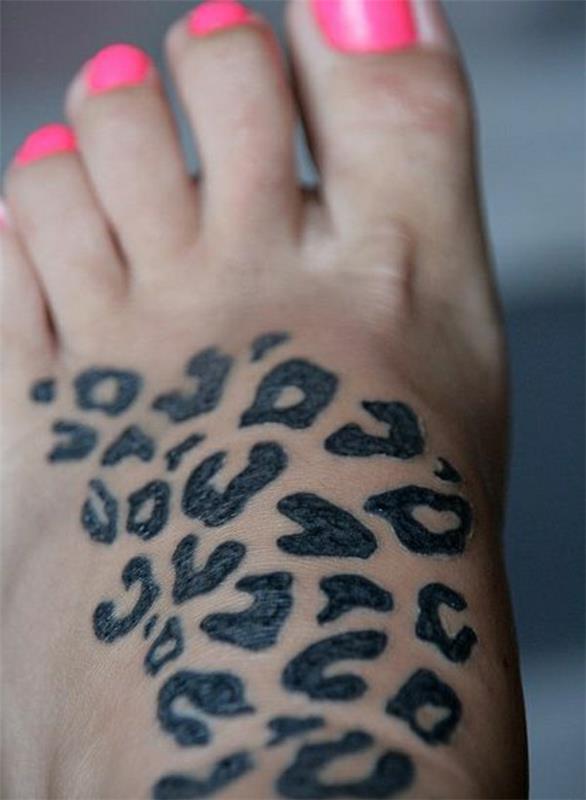tatuoinnit ideoita tatuointi jalka eläin kuvio