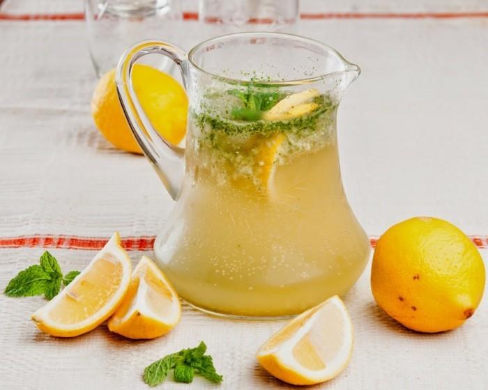 loistavia ideoita sitruunan limonadille