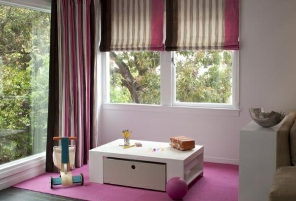 design lastenhuoneen raidalliset kaihtimet vaaleanpunainen matto