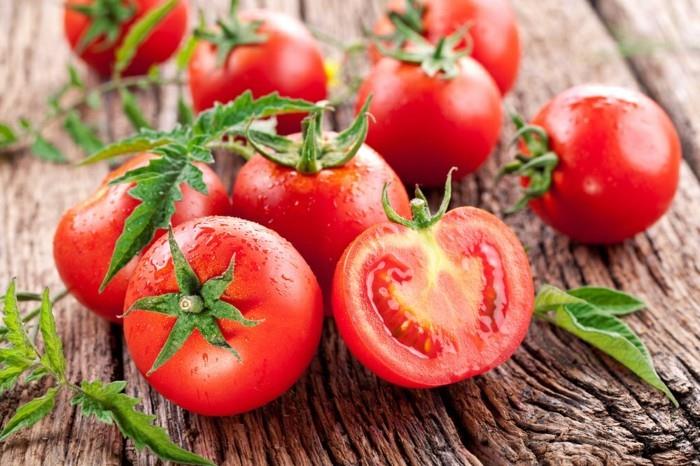 tomaatit terveet tuoreet vihannekset lykopeeni