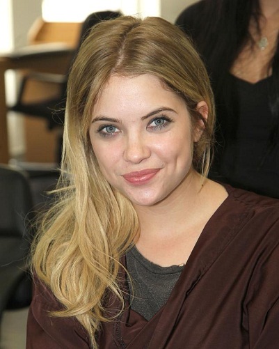 Ashley Benson uden makeup 2