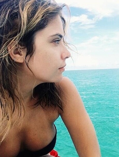 Ashley Benson smink nélkül 10