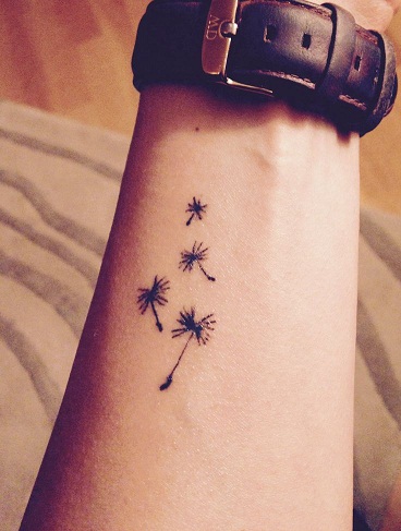 Négy pitypang virág tetoválás