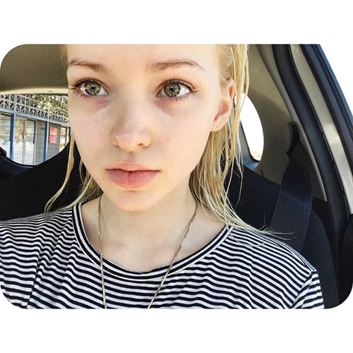 Dove Cameron uden makeup 7