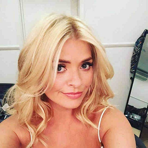 Holly Willoughby Uden Makeup 4