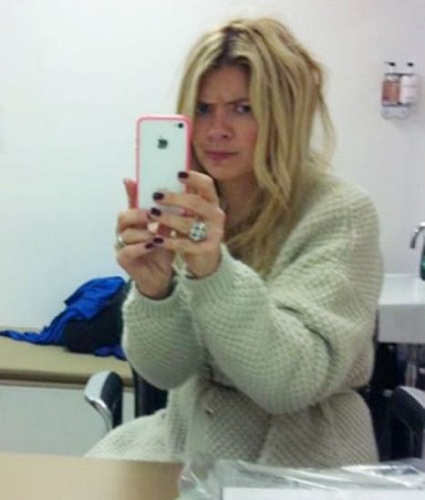 Holly Willoughby Uden Makeup 9