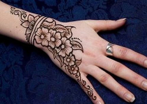 Blomstermønsterarmbånd Mehndi Design