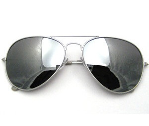 Ezüst fényvisszaverő napszemüveg férfiaknak