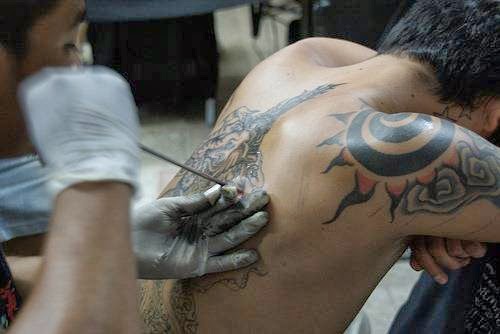 Fekete varázslatos Body Art tetováló stúdió Chennai -ban