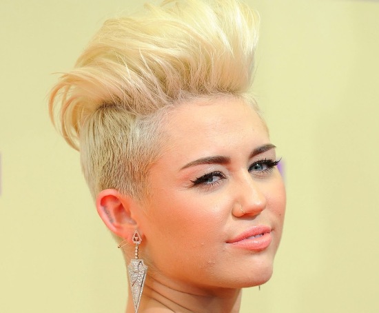 miley cyrus mohawk hajvágás