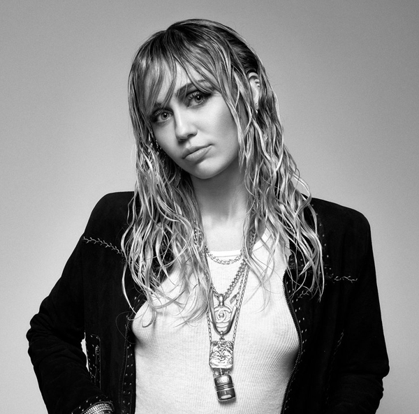 miley cyrus minden frizura