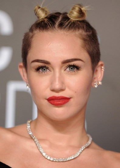 miley cyrus űr zsemle