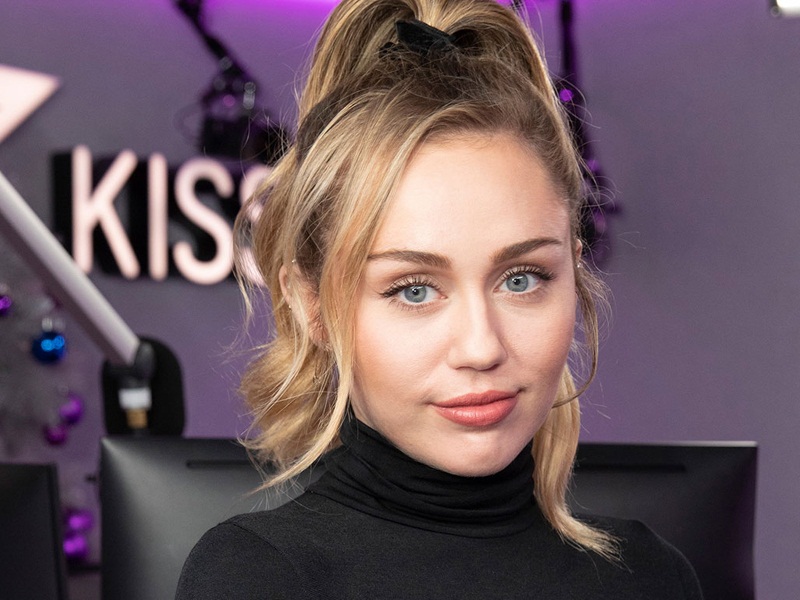 Miley Cyrus frizurák a divatért