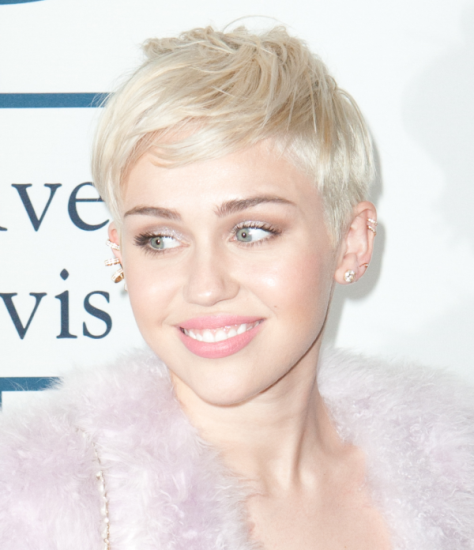 miley cyrus pixie vágott