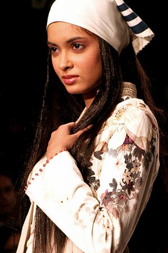 Diana Penty smink nélkül 10