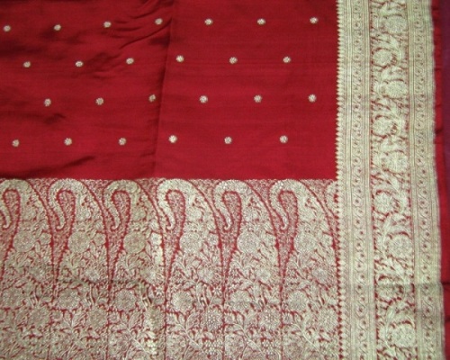 Det røde Varanasi Saree -design