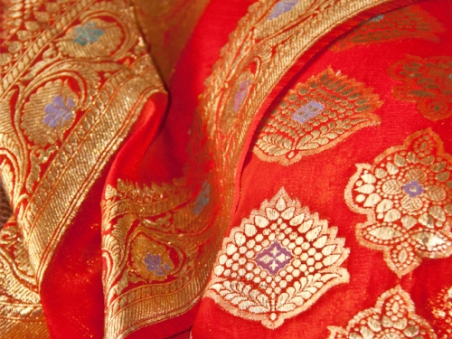 Den dyb røde Varanasi Saree