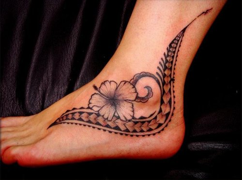 Maori tetoválás a bokán
