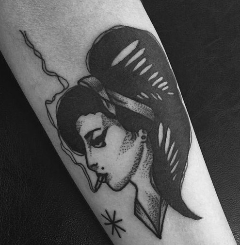 Abstrakt Amy Winehouse Tattoo Idé