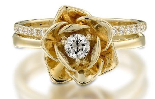 Arany virágmintás esküvői gyűrűk