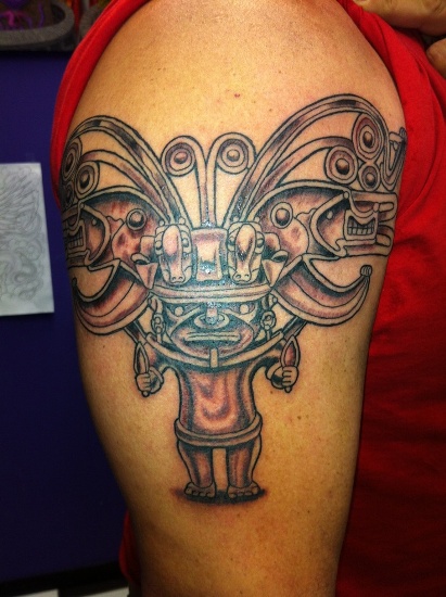 3D karkötő alakú azték tetoválás