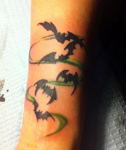 Moderne Bat Tattoo Idé