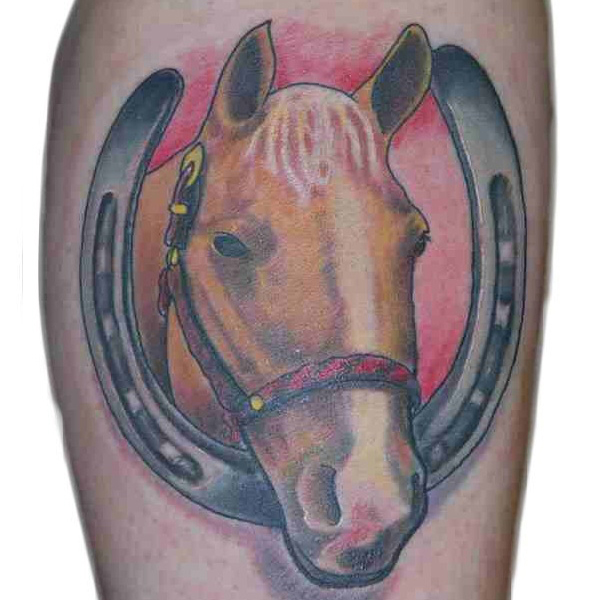 Egyszerű ló tetoválás tervezés patkóval