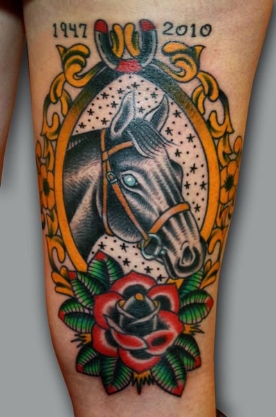 Színes ló tetoválás