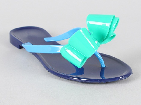 Farverig plastik flip -flop damesandal