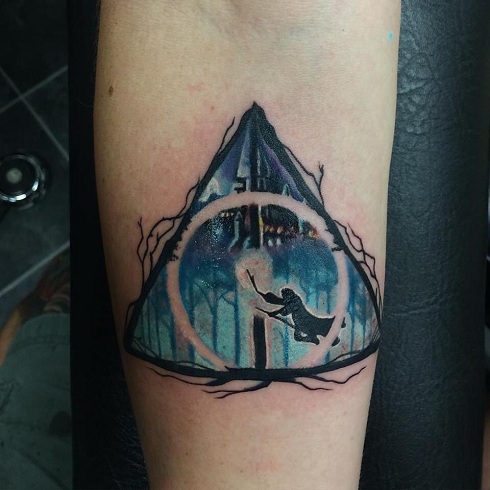 Hogwarts og Harry Porter Hallows Tattoo