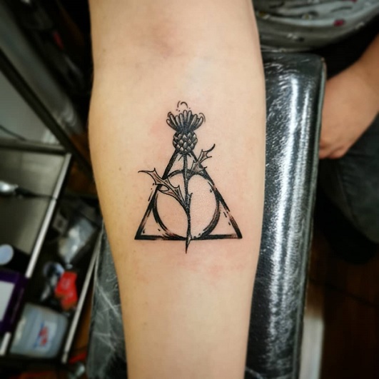Az Elder Wand halálhalál tetoválása