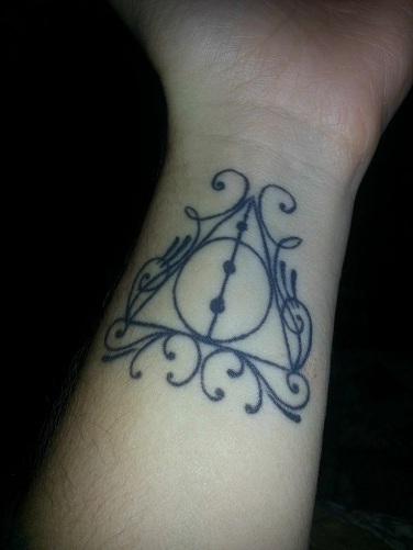 Designet Deathly Hallows Tattoo