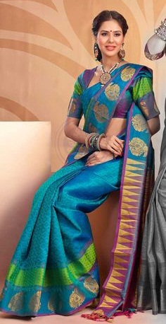 Kanchi Pattu-Triangle hímzés Saree