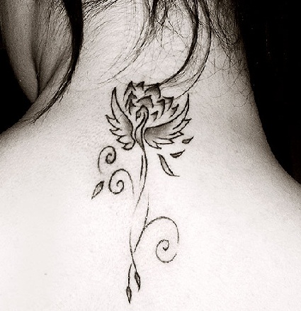Nyak Phoenix tetoválás