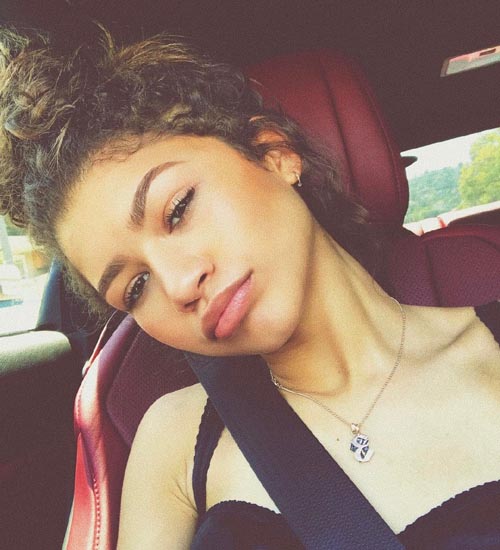 Zendaya uden makeup 13