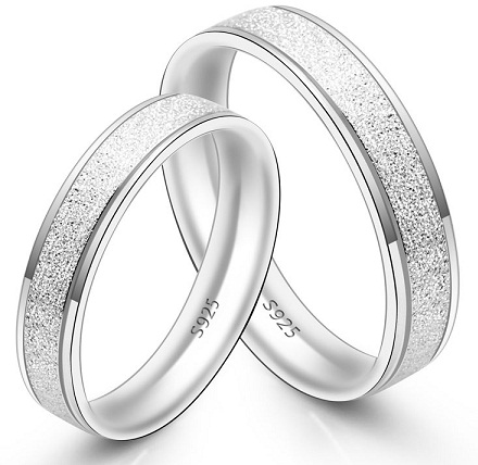 Megfelelő ezüst pár gyűrűk