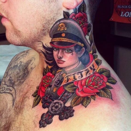 Portræt hals tatovering til fyre