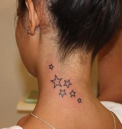 Star Neck Tattoo Design til piger