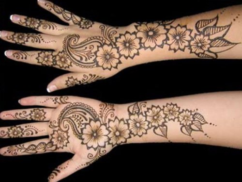 Blomstrende Mehendi -designs til fulde hænder