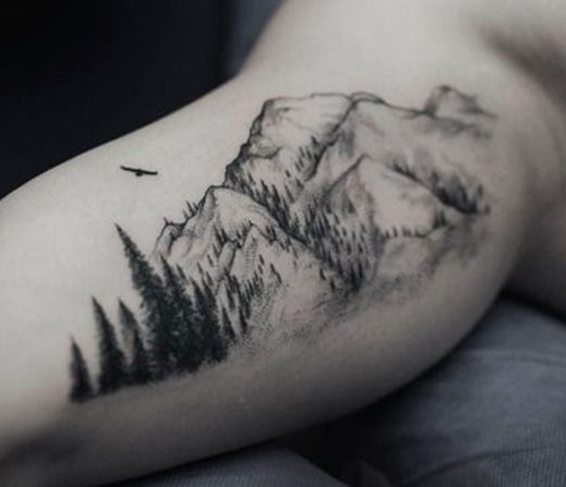 Træer med smukke bjerge tatovering