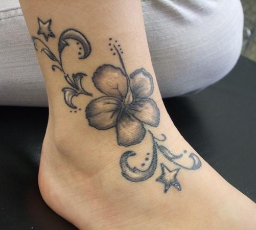 Lily tatovering til fods