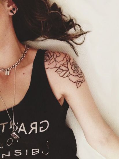 Vázlatos Rózsa Tetoválás