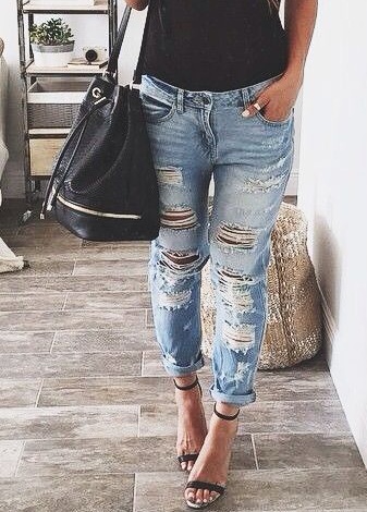 Distressed Boyfriend Jeans