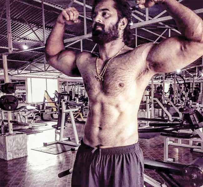 Unni Mukundan Six Pack Body