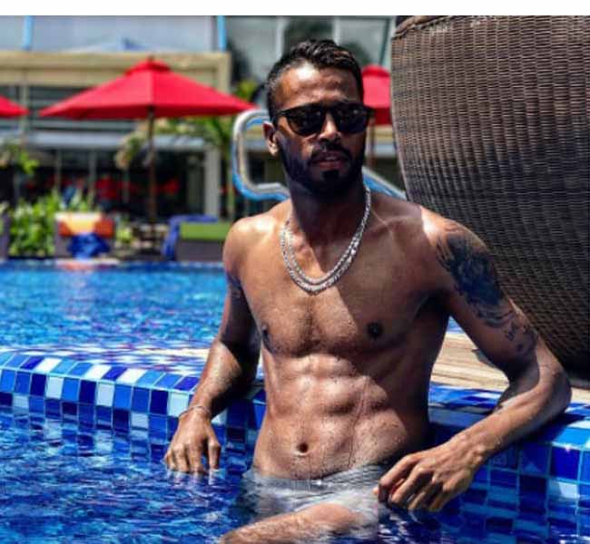 Hardik Pandya 6 csomaggal