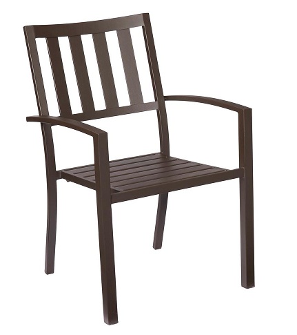 Csillogó fém egymásra rakható székek