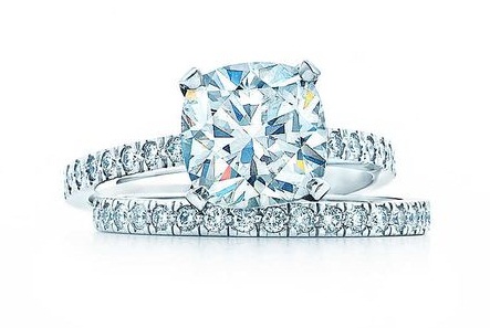 Tiffany párna vágott eljegyzési gyűrű