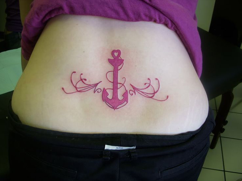 Iøjnefaldende lyserøde tatoveringsdesigner