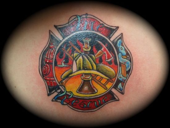 Máltai Cross Fire Tattoo Design